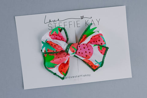 Pinwheel Bow | Strawberries