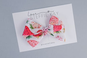 Pinwheel Bow | Strawberries