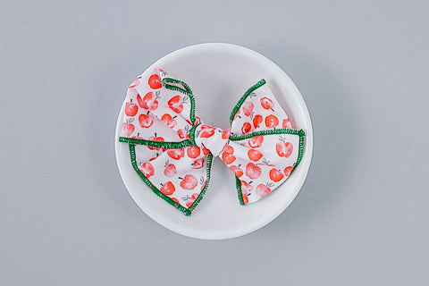 Serged Edge Pinwheel Bow | Apples