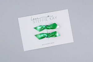 Knotted Pigtail Bows | Metallic Green Leather