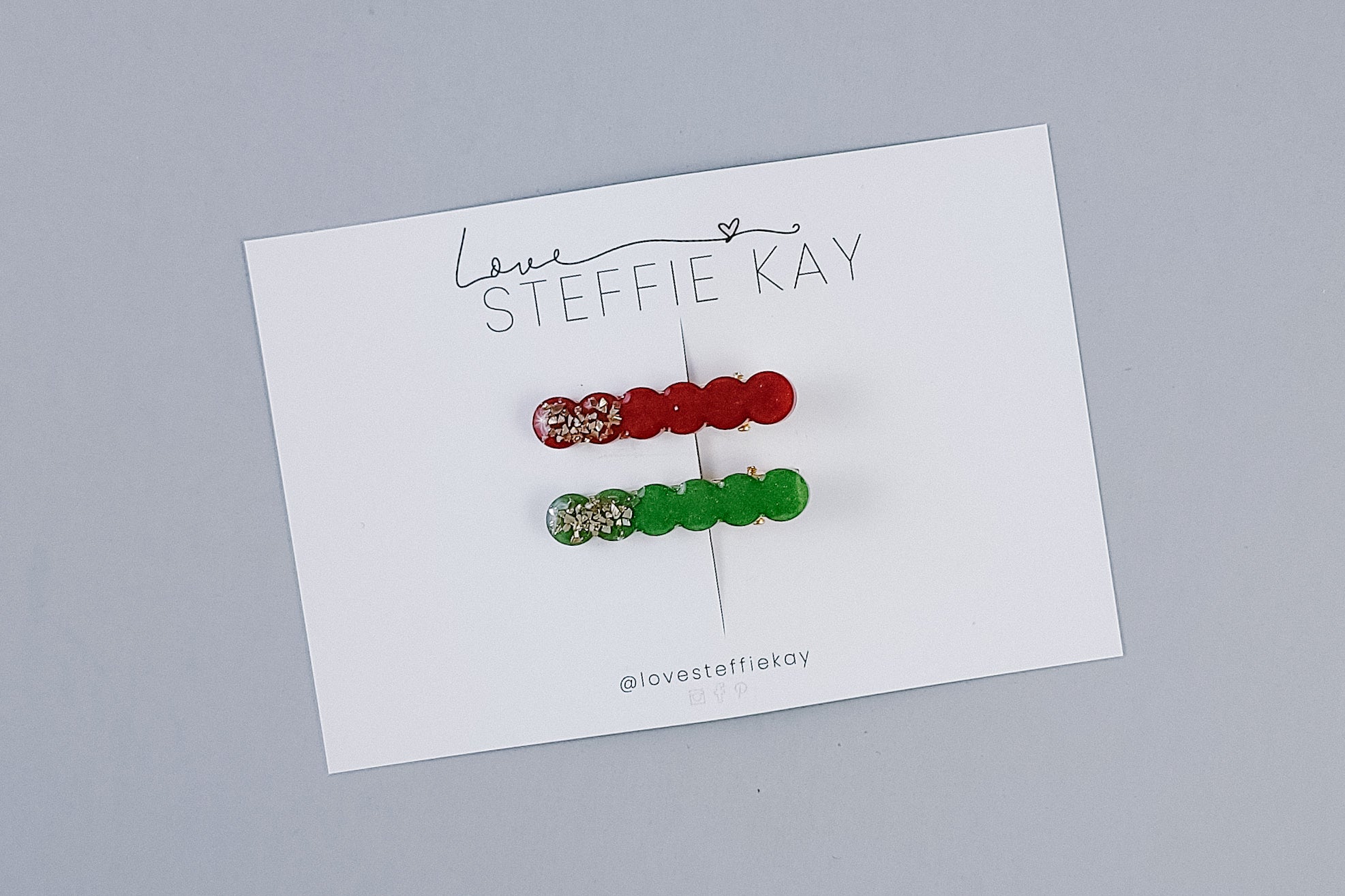 2-Pack Scalloped Resin Clips | Red + Green