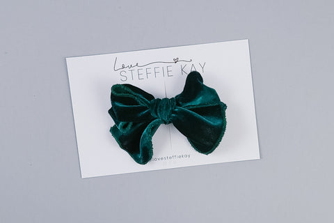 Serged Edge Pinwheel Bow | Emerald Green Velvet