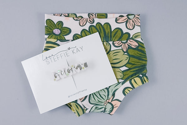 Resin Letter Hair Clip | Lucky
